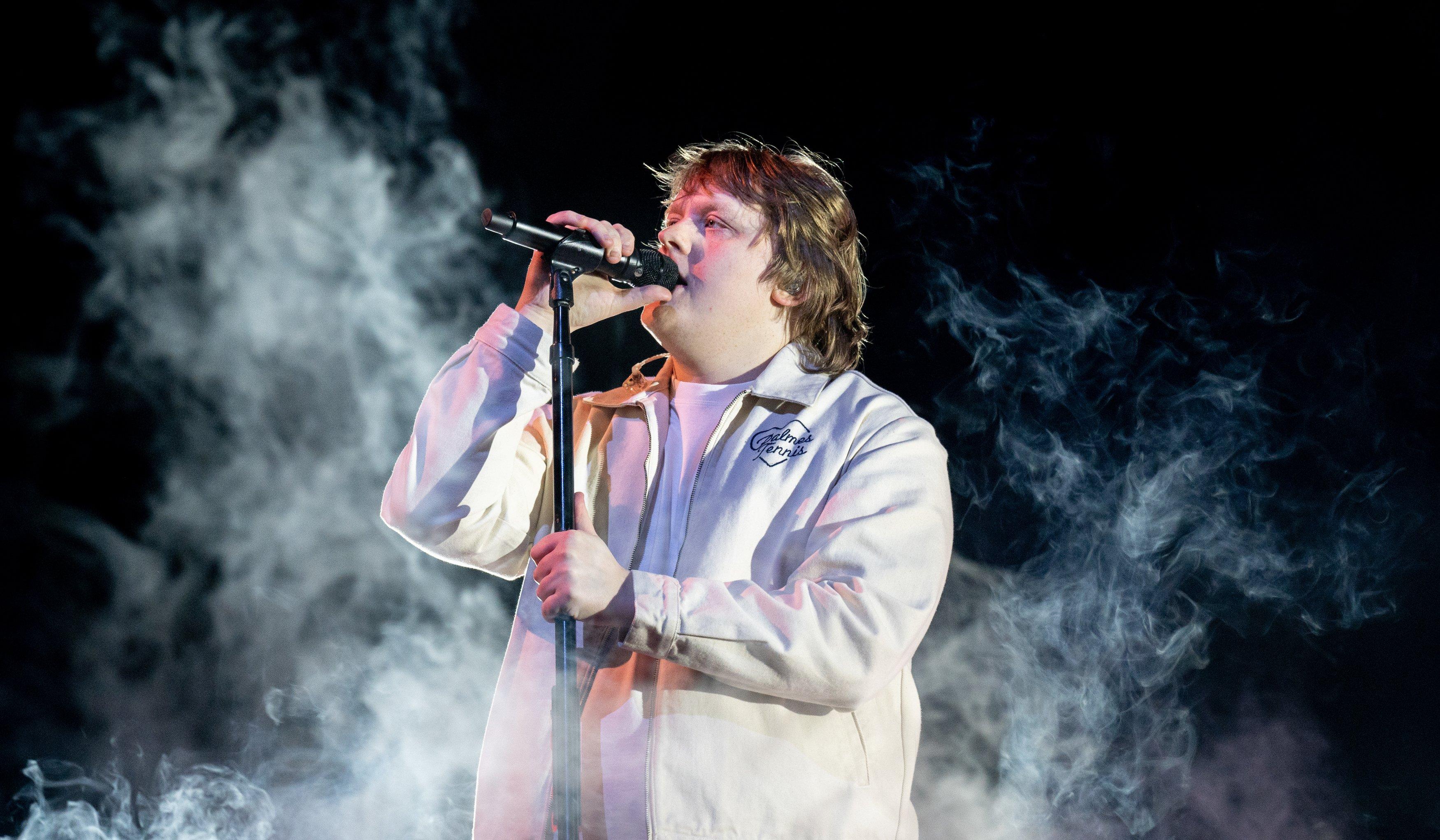 5 Takeaways From Lewis Capaldi's Netflix Documentary 'How I'm Feeling